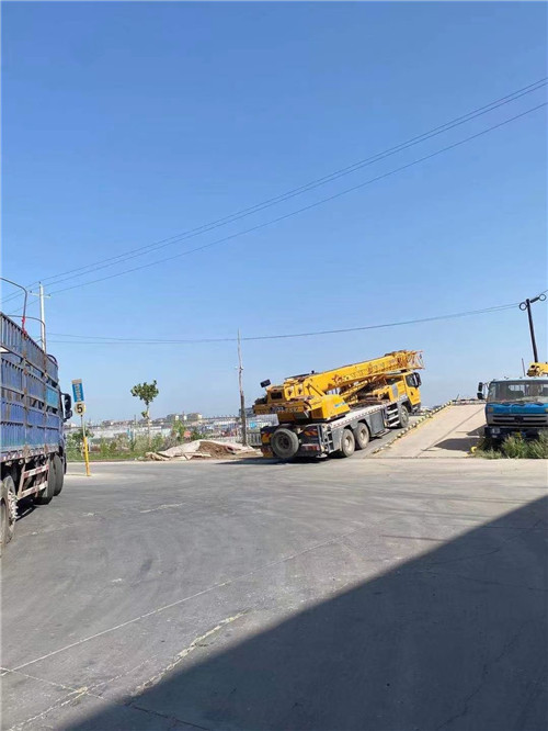 怀宁县25吨吊车的租赁价格大概是多少？