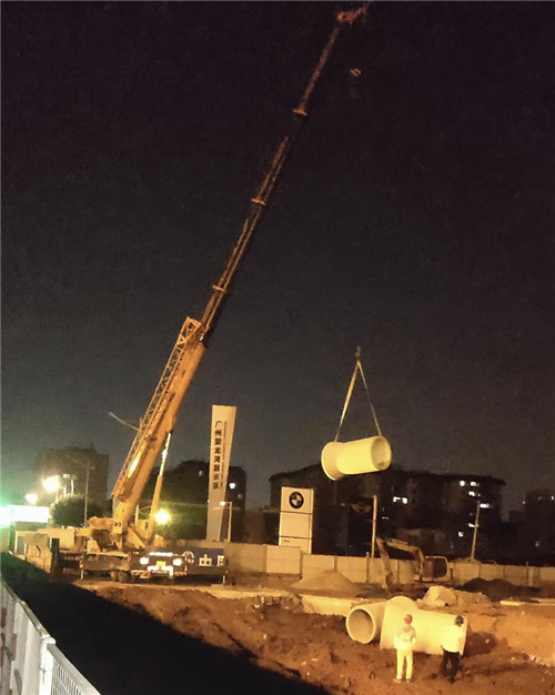 怀宁县“弯臂矫正”—— 吊车的 “形变补偿” 技术