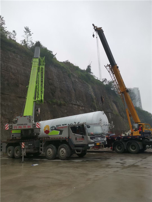 怀宁县“不怕风雨冻”—— 吊车的 “恶劣环境适应” 技术